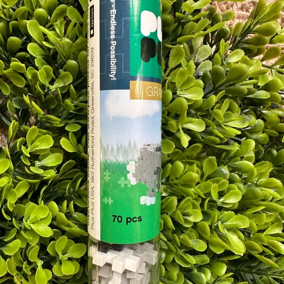 Plus Plus Blocks; Gray Wolf; 70 Pieces - Picture 3 of 3